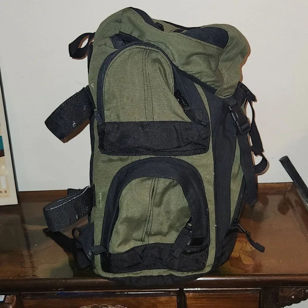 L.L. Bean Hiking Backpack - Picture 2 of 10